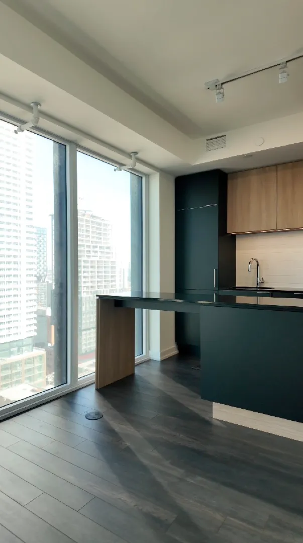 The Saint Condo, Toronto